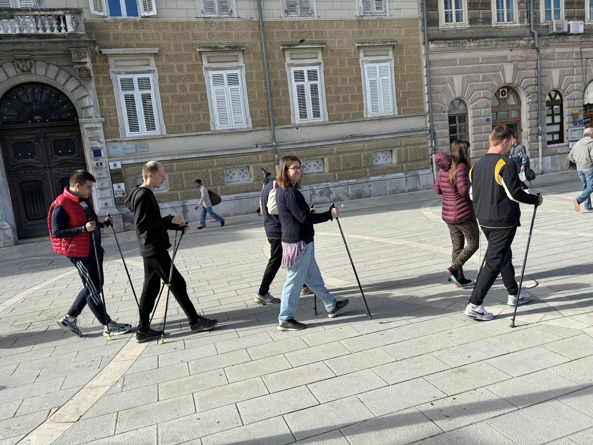 Članovi DIP-a, a sada i zaposlenici naše društveno poduzentičke tvrtke DIP lab d.o.o., ponosni su što rade na poslovima koje je Jadran galenski laboratorij d.d. prepustio našem DIP labu!