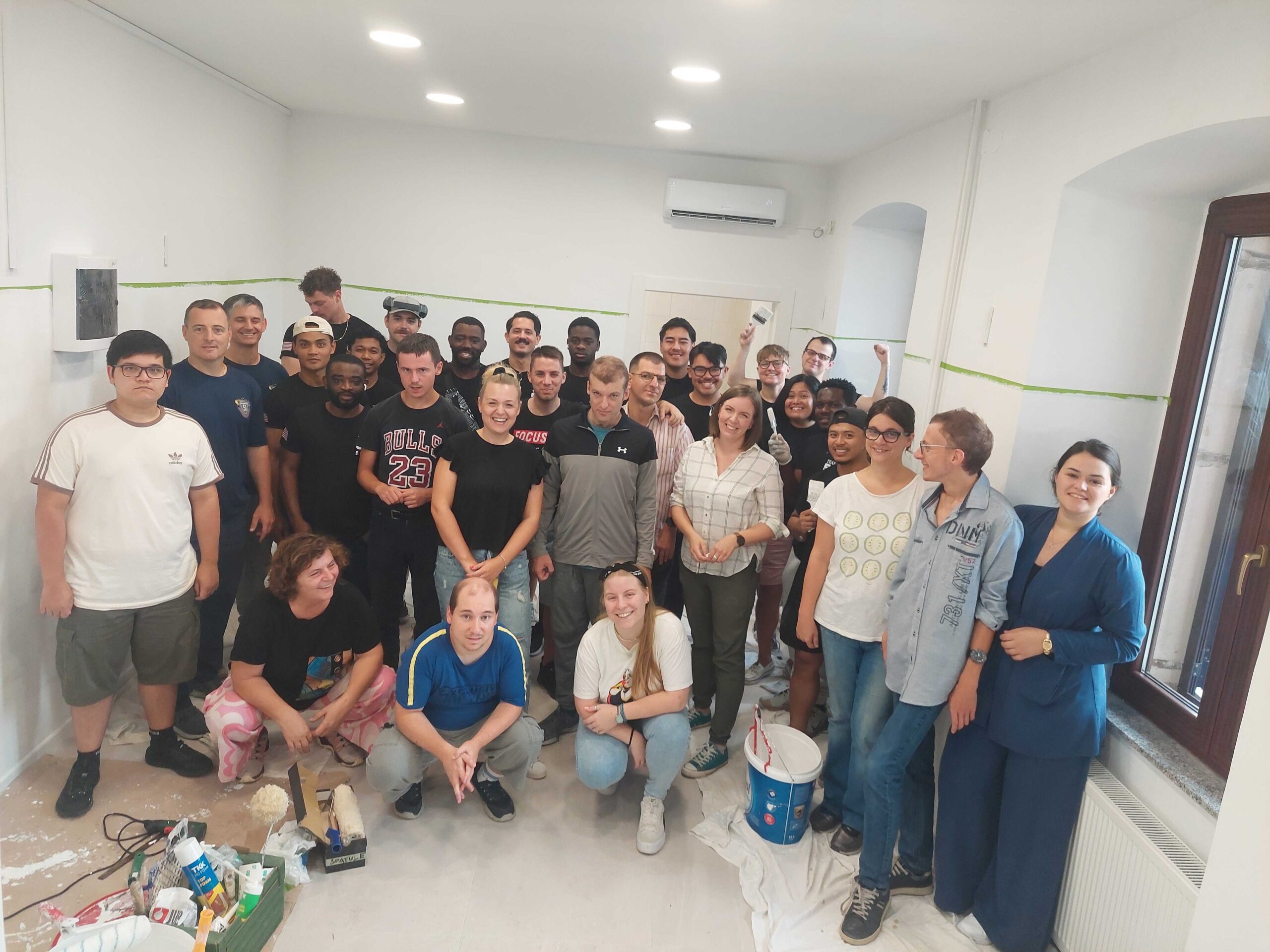 Friday, August 22, 2025, a day to remember: U.S. Navy sailors, led by their chaplain, initiated a volunteer action aimed at ensuring the conditions for the earliest possible opening of an inclusive workshop where persons with disabilities will work, for their well-being!